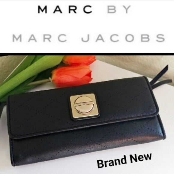 Marc Jacobs Handbags - 🆕 MARC JACOBS Continental Wallet